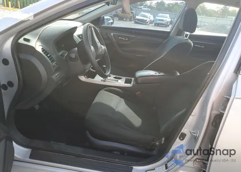 2015 Nissan Altima 2.5 из США, поврежденный, VIN 1N4AL3AP4FC256292